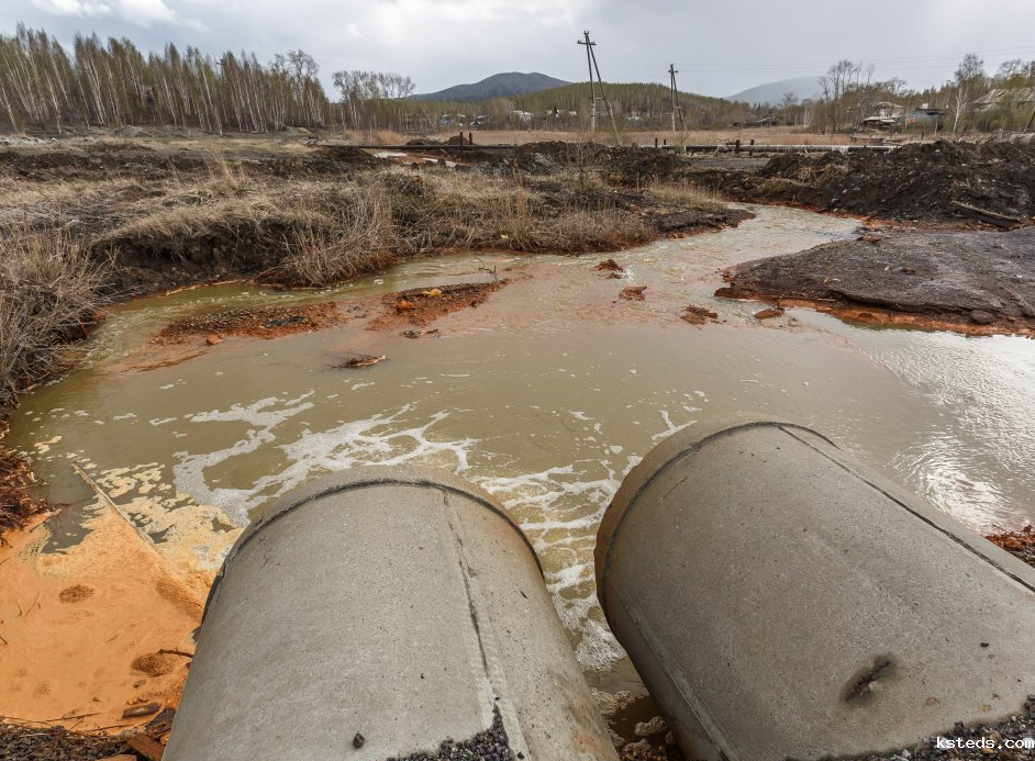 污水排放.png 污水水质在线分析检测仪对水质监测作用影响